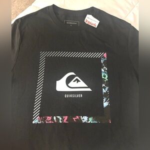 Men size small New With Tags!!! Quicksilver light weight Tshirt